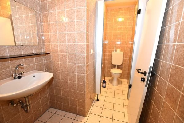 Damen-WC.JPG