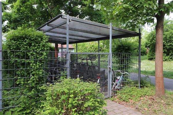Fahrradabstellplatz überdacht