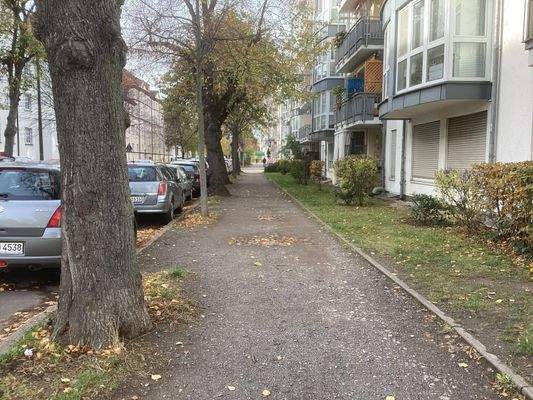 Fußweg zum Einkaufszentrum