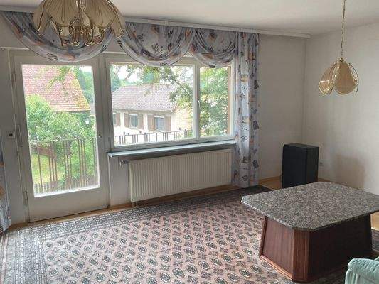 Wohnzimmer im Erdgeschoss mit  Balkon