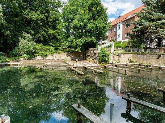 eigene Marina mit direktem Seezugang