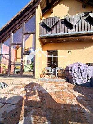 Terrasse mit verglastem Eckbereich