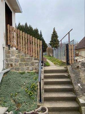 Treppe zum Grundstück