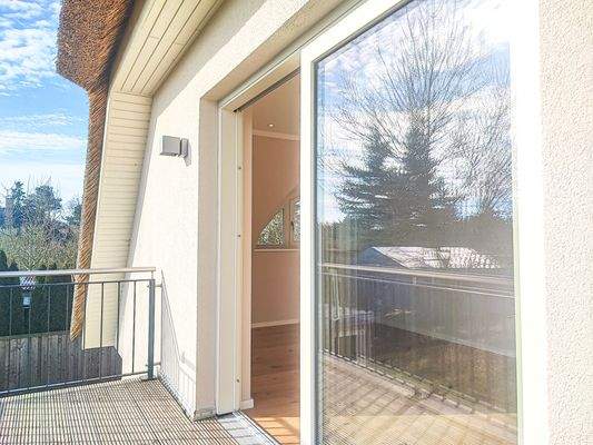 Parallelschiebetür zum Balkon