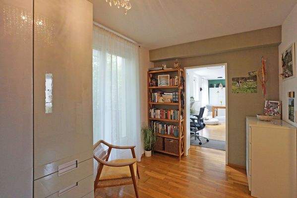 Diele mit kleinem Balkon