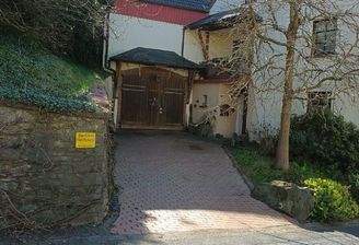 Hofeinfahrt/Hauseingang