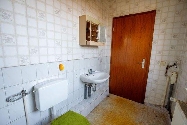 11 - Bad im Erdgeschoss.jpg