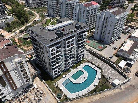Magnificent Real Estate Within Walking Distance to the Beach in Alanya