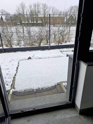 Kleiner Außenbereich der Halle