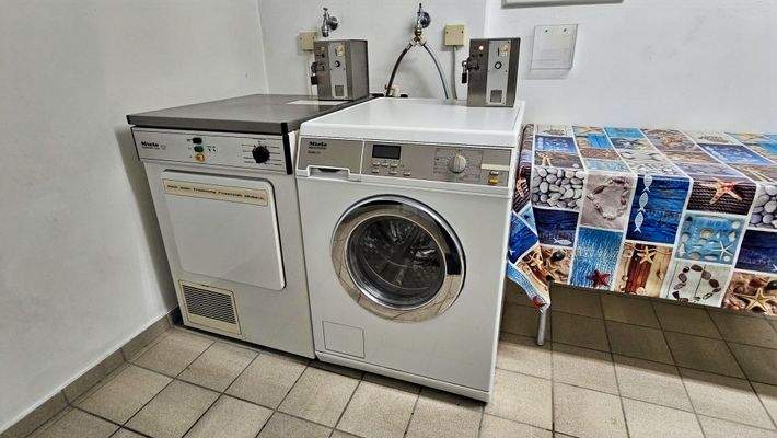 Wäschetrockner + Waschmaschine