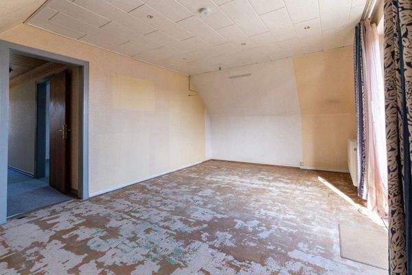 Obergeschoss - Das erste Schlafzimmer 4.jpg