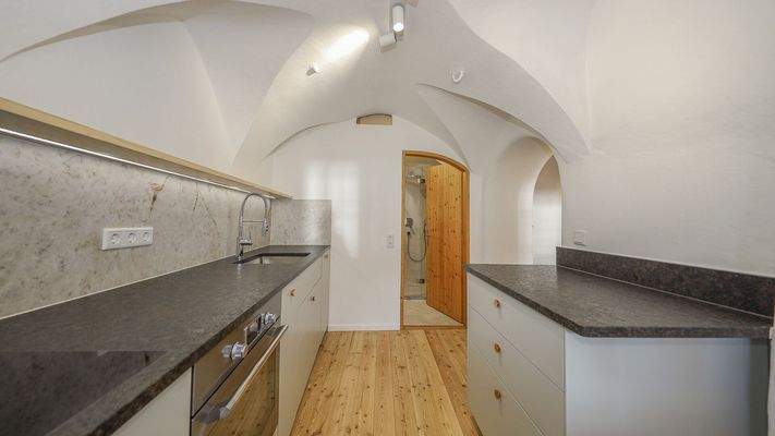 KITZIMMO-Freizeitwohnsitz in historischem Stadthaus mit Blick auf die Streif - Immobilien Kitzbühel.