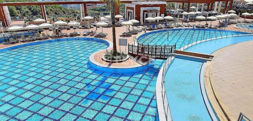 Sea-View Apartment in a Hotel-Concept Complex in Alanya
