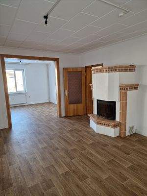 Wohnzimmer mit Kamin