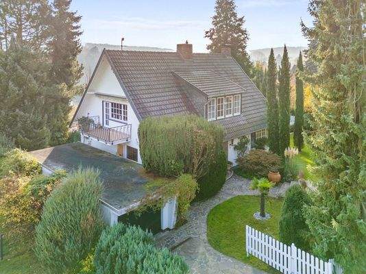 Garage &amp; Einfahrt