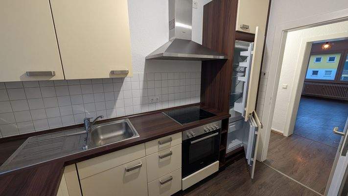 Moderne Küche mit Geräten