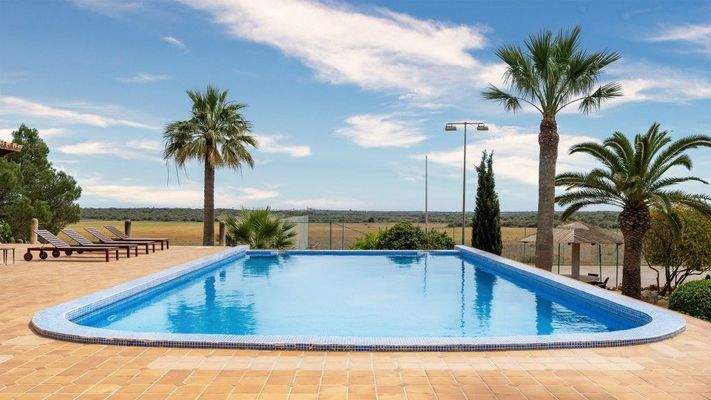 Charmante Finca mit verschiedenen Gebäuden zum Verkauf in Santanyí, Mallorca