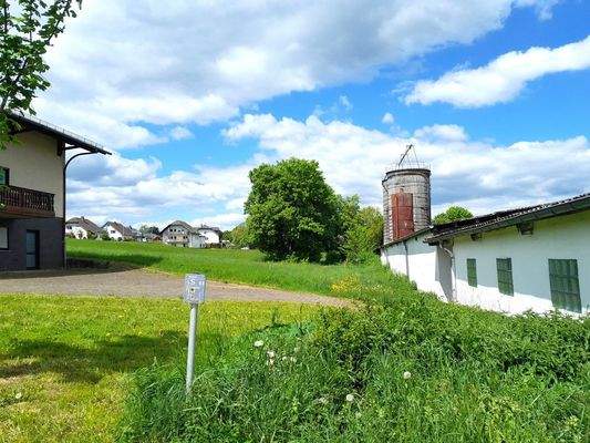 Blick Richtung Dreifamilienhaus