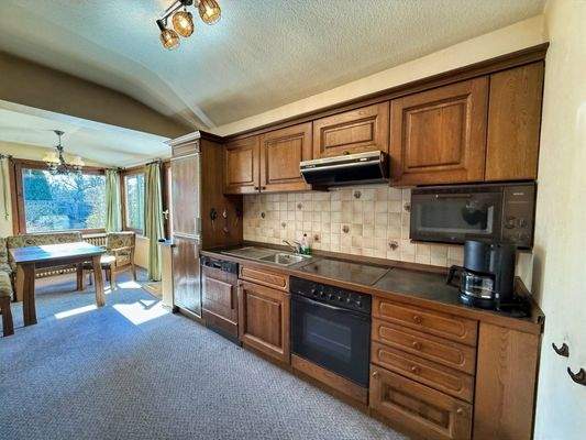 Küche mit Essbereich