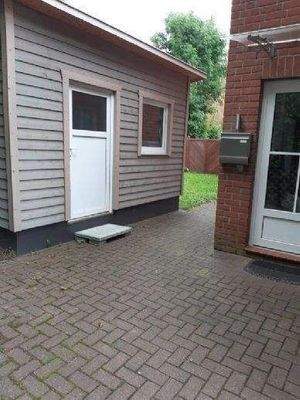 1464 Hauseingang und Geräteschuppen