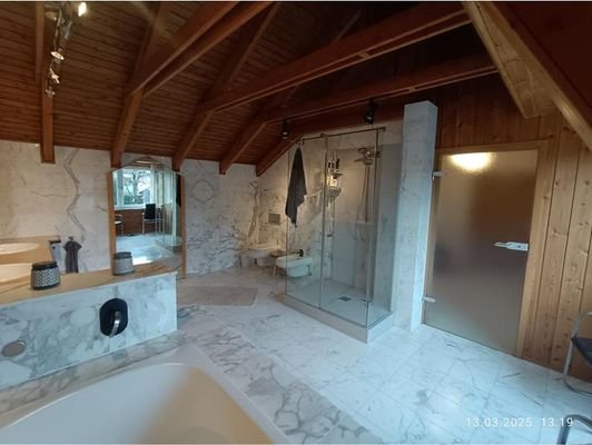 Badezimmer OG Bild 1