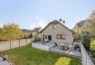 Terrasse und Grillecke