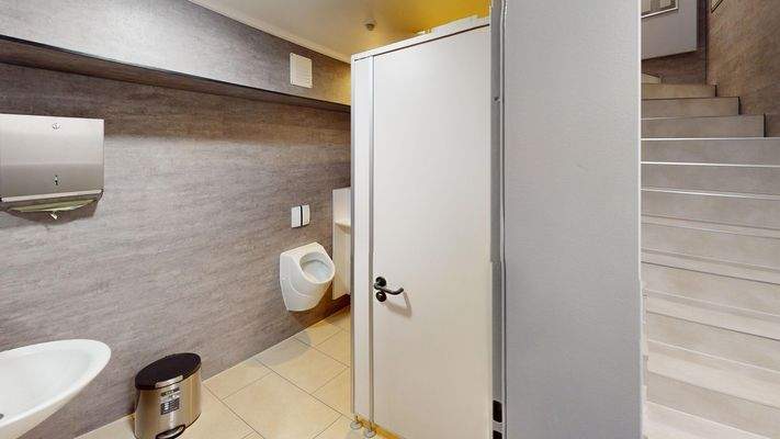 Historisches-Geschaftshaus-an-der-Porta-Nigra-Baudenkmal-bis-Ende-2036-vermietet-ausbaufahig-Photo-5