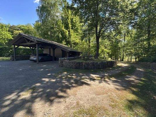 Carport & Auffahrt