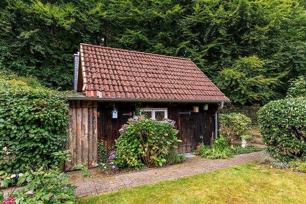 wertiges Nebengebäude