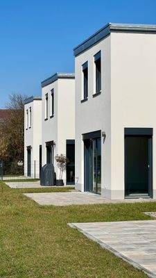 KH39 Garten mit großer Terrasse