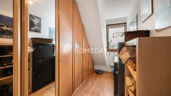 2. OG Ankleidezimmer 1