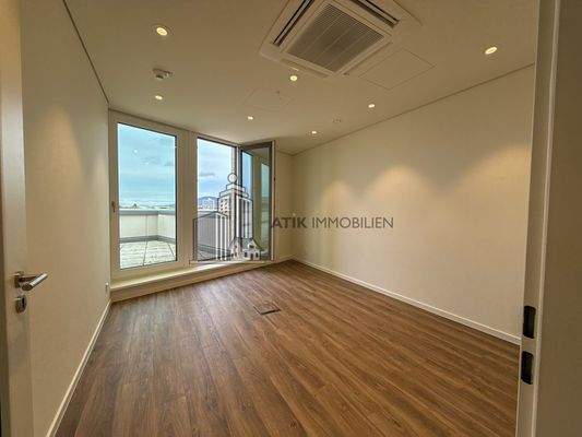 Büro- und Praxisfläche