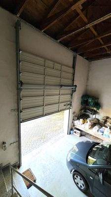 Rolltor zur Lagerhalle