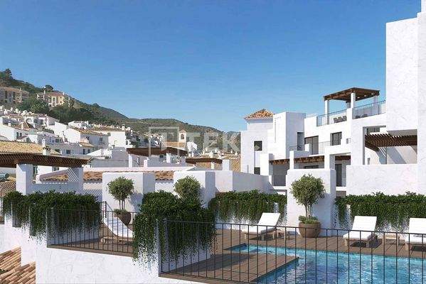 Properties Surrounded by Nature, Close to All Amenities in Benahavís