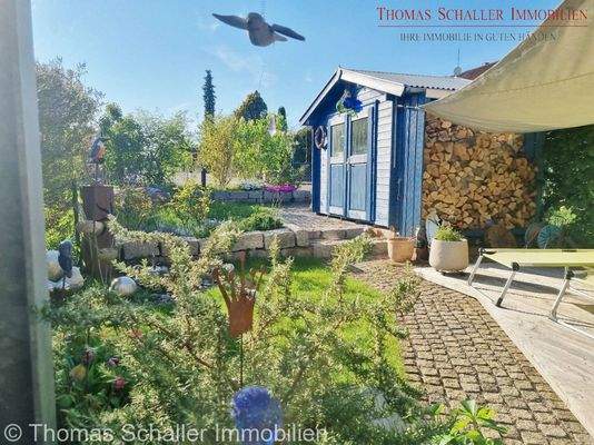 Garten mit Gartenhaus