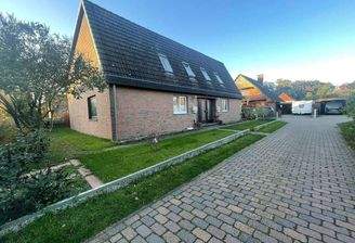 Blick auf das Zweifamilienhaus