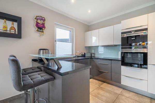 Insel mit Tresen zum Sitzen