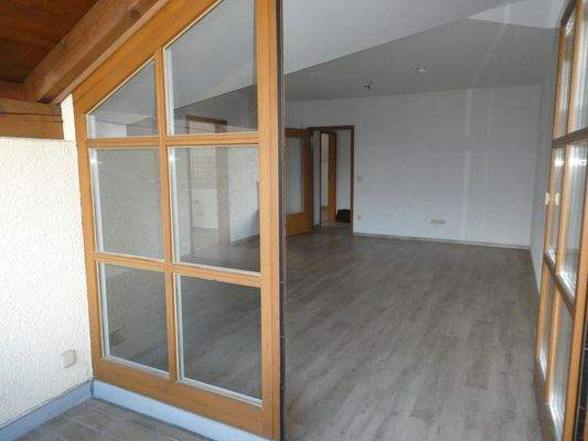 Blick von Loggia ins Wohnzimmer