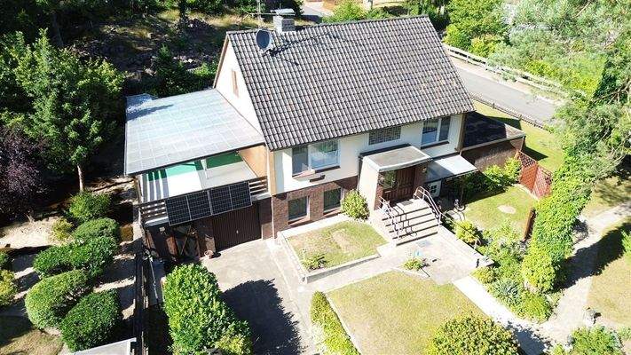 Wohnhaus mit überdachter Terrasse