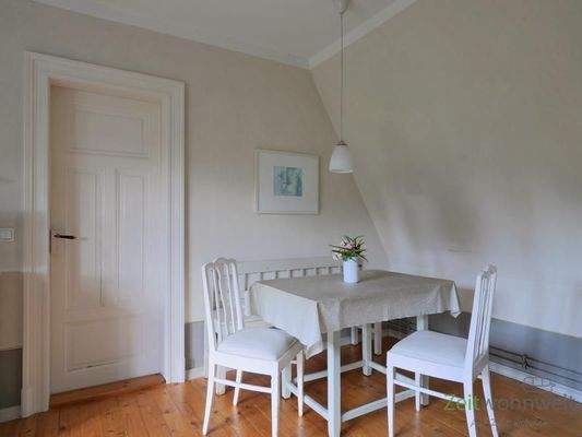 Esstisch mit Sitzbank