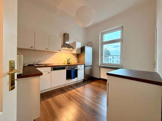 Küche mit Speisekammer