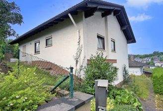 Seitenansicht mit Eingangsbereich