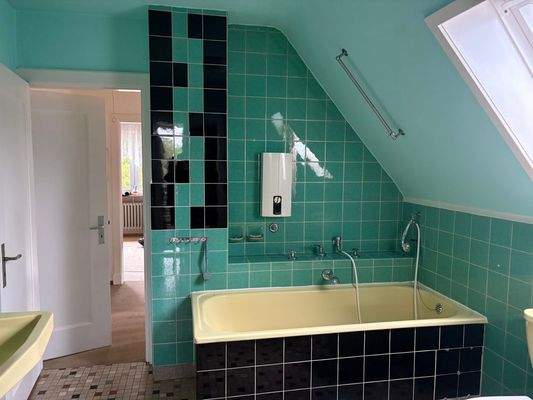 Wannenbad im Obergeschoss