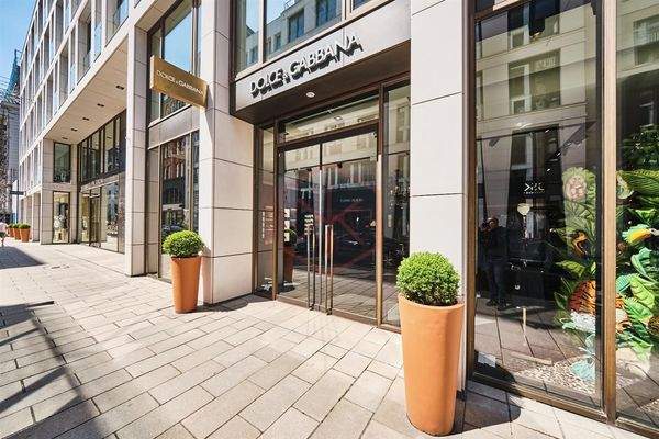 Neuer Wall 80 DSCF1338