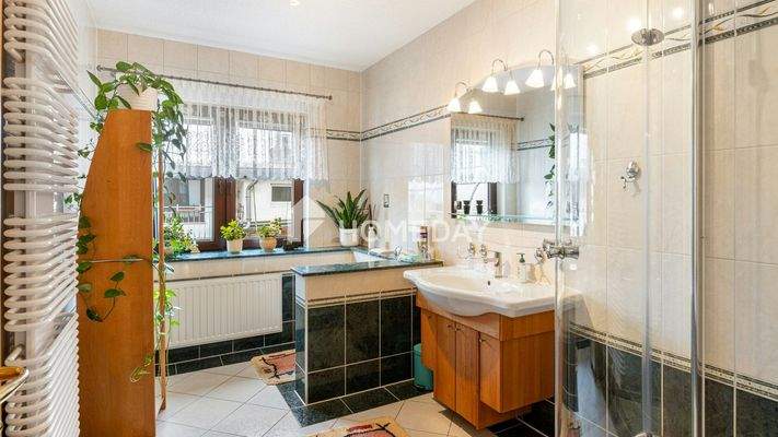 1. OG Badezimmer 1 1