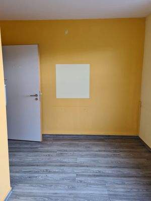 Bereitszimmer mit Dusche_Bild 5.jpg