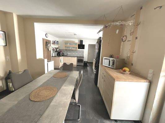 Esszimmer mit Küche