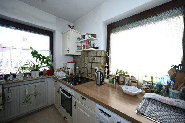 Küche mit 2 Fenster