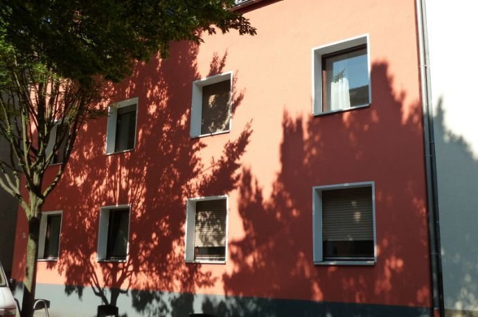 Helle 2,5-Raum-Wohnung im 1. OG eines modernisierten 6-Familienhauses in ruhiger Lage von GE-Erle