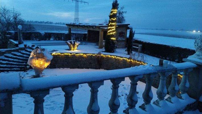 Blick zum Pool-Bereich